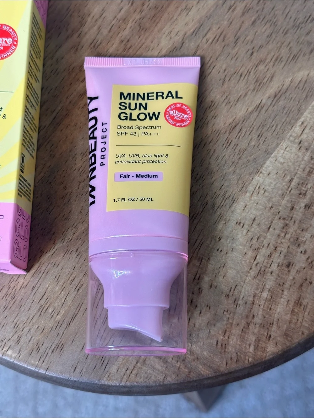 NWT INNBEAUTY Mineral Sun Glow Broad Spectrum Sunscreen Fair - Medium shade